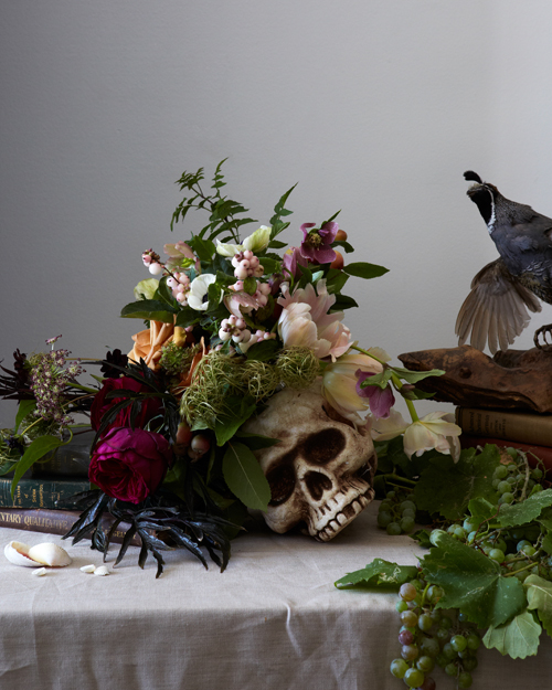 12 Stunning Halloween Florals to Inspire a Spooky Event / Skull with beautiful florals